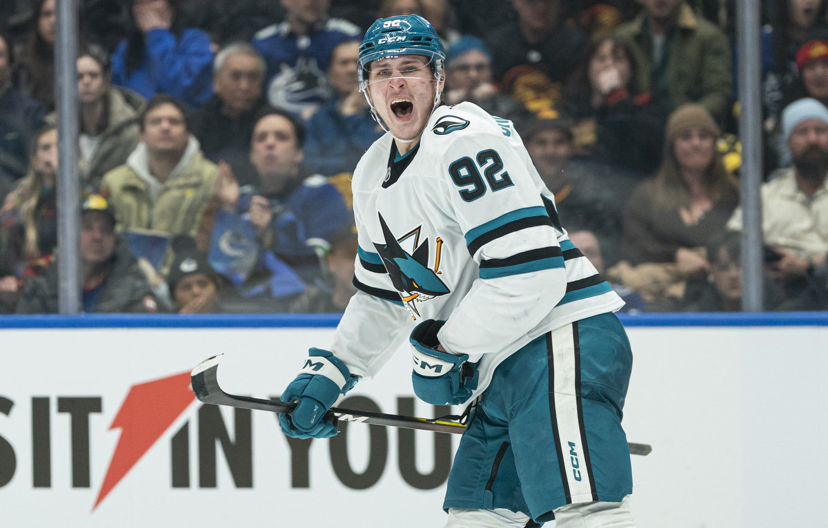    Нападающий "Сан-Хосе" Игорь Чернышов  Rich Lam/Getty Images