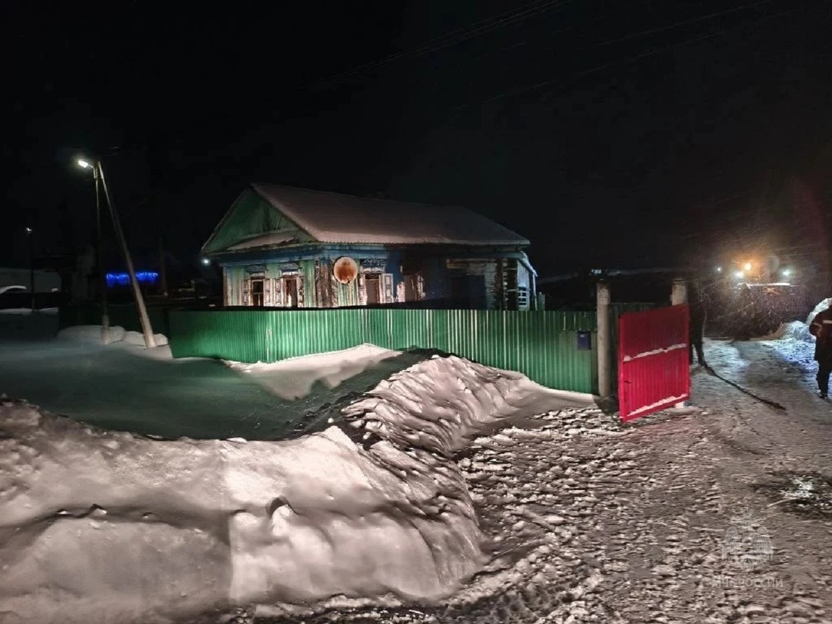    В Башкирии в новогоднюю ночь в двух пожарах спасли людей