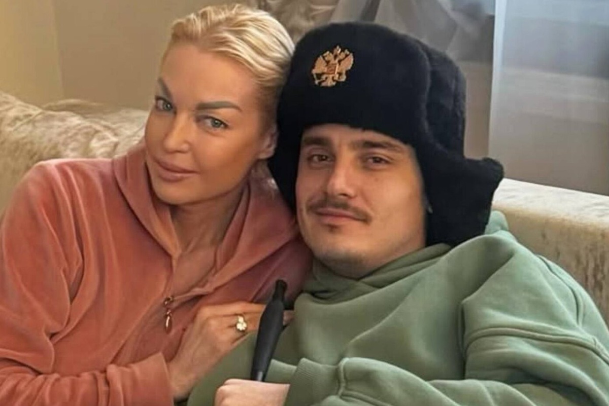     «Моя любовь»: Анастасия Волочкова показала молодого мужчину, с которым встретила Новый 2026 год