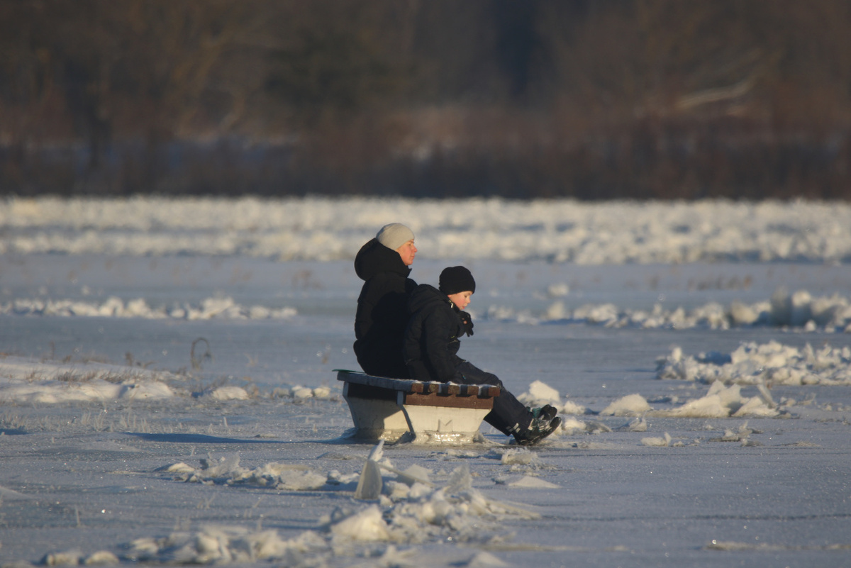    Березина подо льдом. Солнечный фотофакт