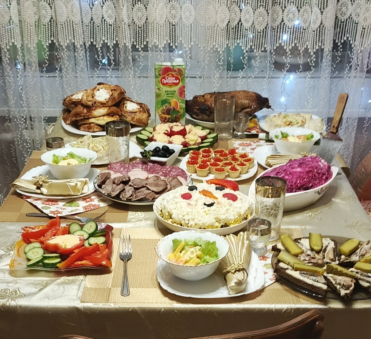 Мой стол на новый год.