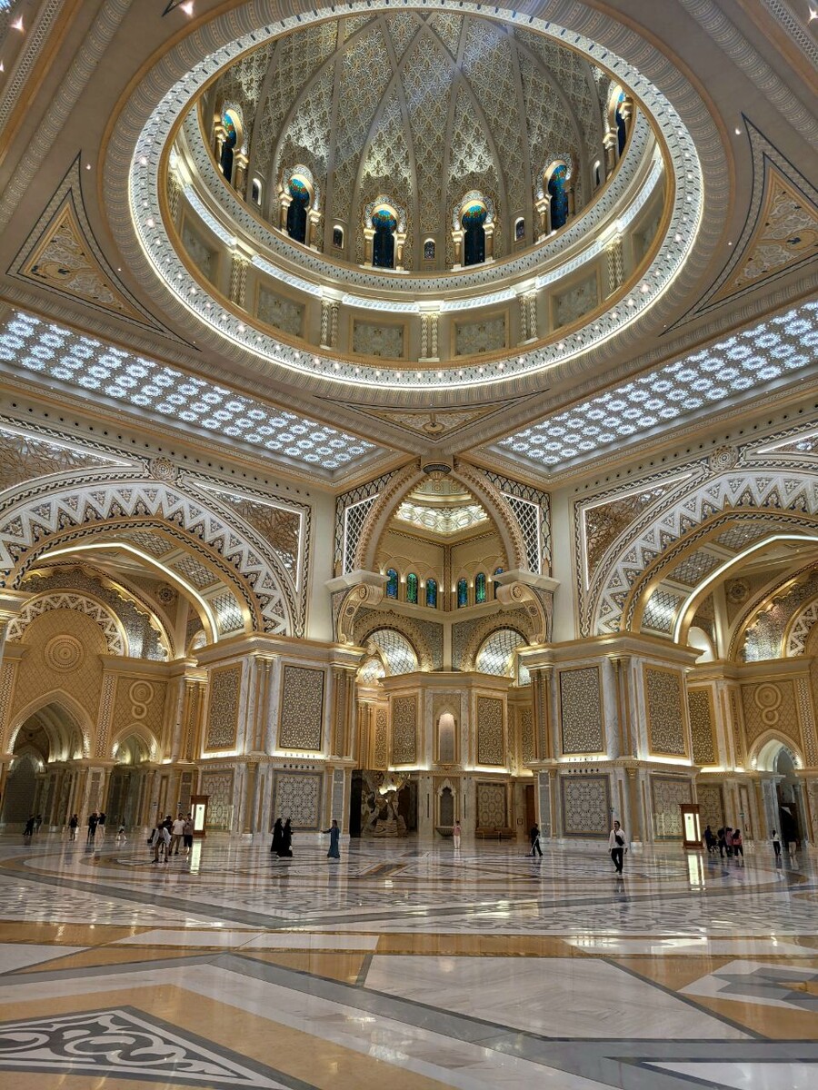 Шикарный Президентский дворец Абу-Даби