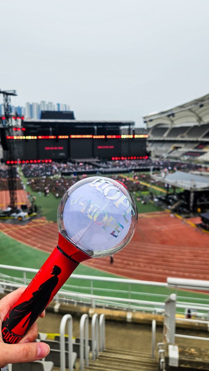 мои лайтстики на концертах Хоби и Джина