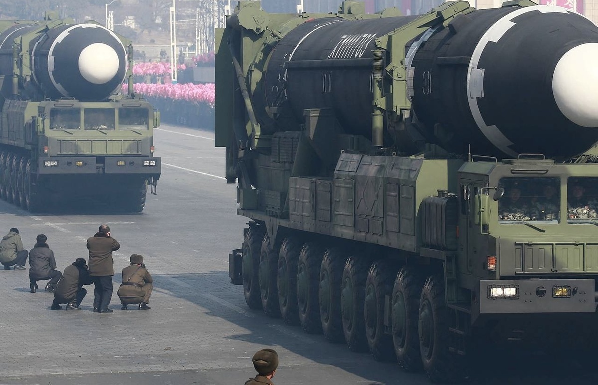 Военный парад в Пхеньяне