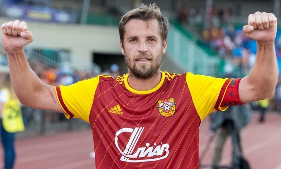    Экс-футболист «Спартака» Комбаров не хочет покупать хлеб за 80 рублей. Фото: ФК «Арсенал» (Тула)