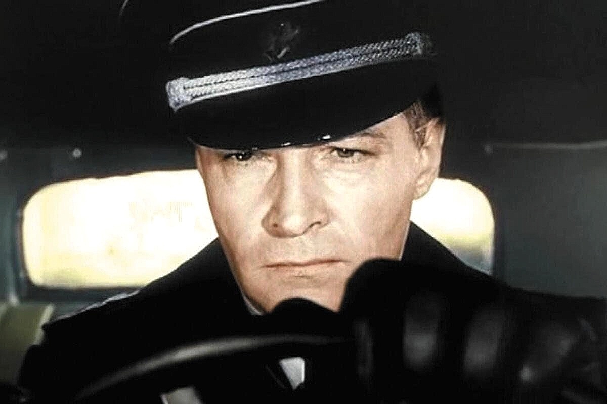 Скриншот из фильма в свободном доступе в интернете.Изменен мною в фоторедакторе.