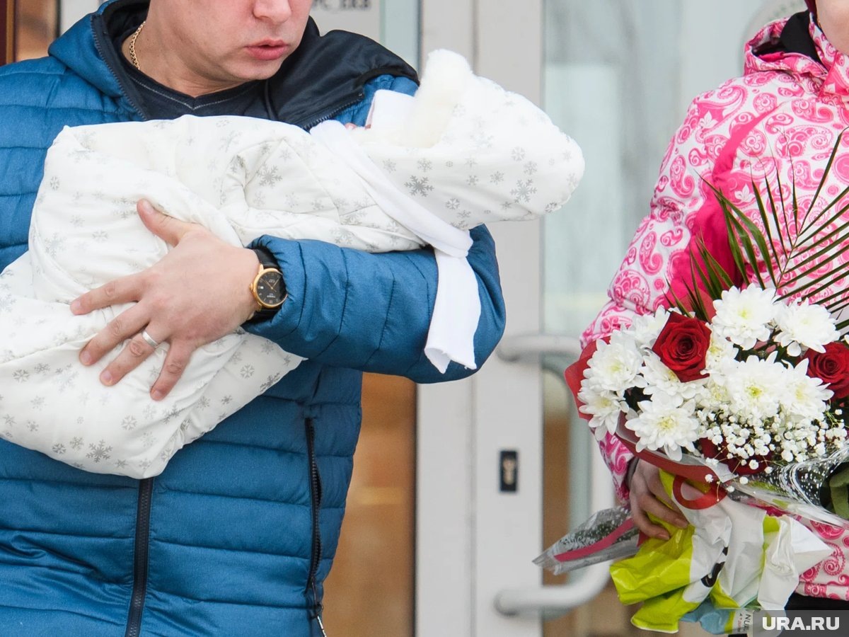     Первой в новом году на свет появилась девочка