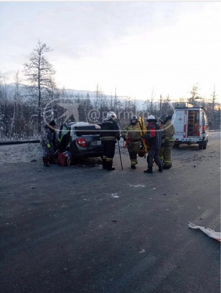   Внутри автомобиля находилась молодая семья. Фото предоставлено источником.