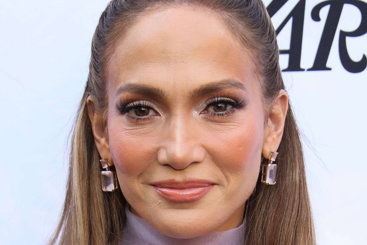     «Я всегда хожу голой»: Дженнифер Лопес высмеяла хейтеров и рассказала, как живет после развода с Беном Аффлеком