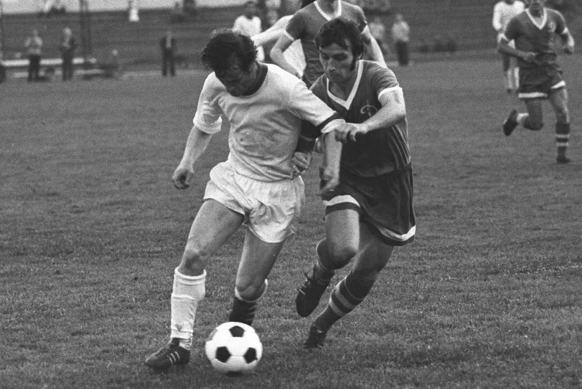 Сергей Никулин (справа)