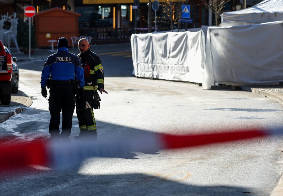    В сгоревшем баре в Швейцарии большинству посетителей было 15-20 лет REUTERS