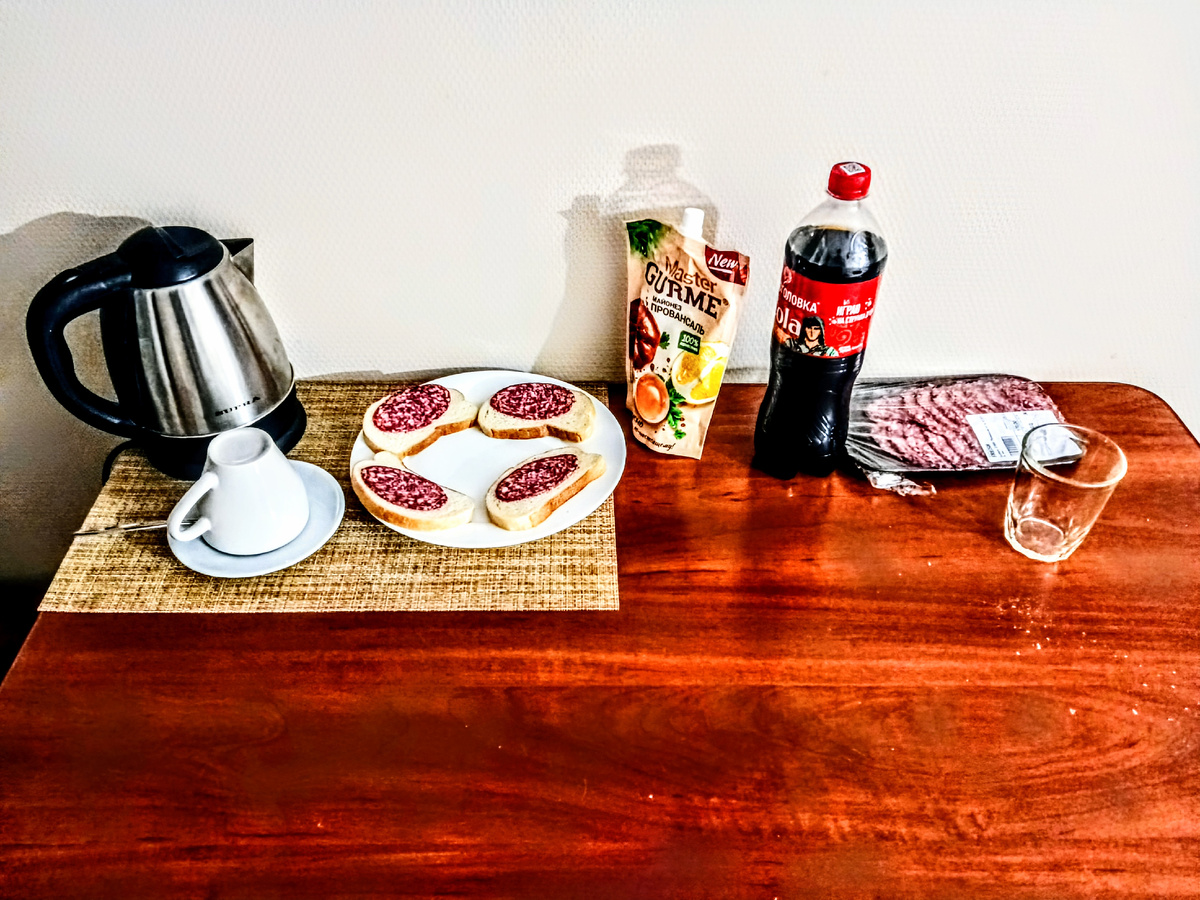 Обстановка перед новым годом в одном из номеров. Все фото: канал Сергей Насекайло. Заметки инвалида по зрению". Использовать мои статьи и фотографии на других каналах без письменного согласия автора запрещено.