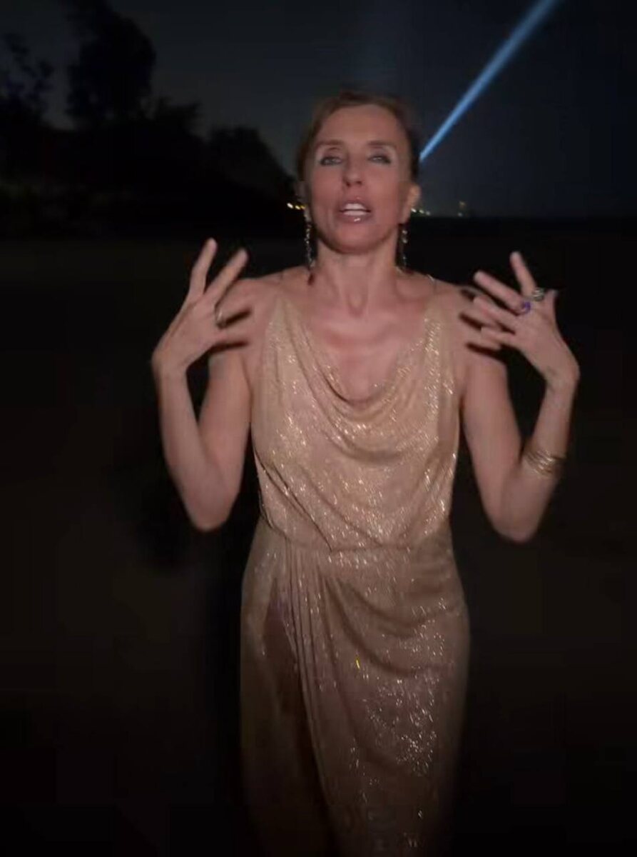 Светлана Бондарчук встретила Новый год у океана. Фото: соцсети