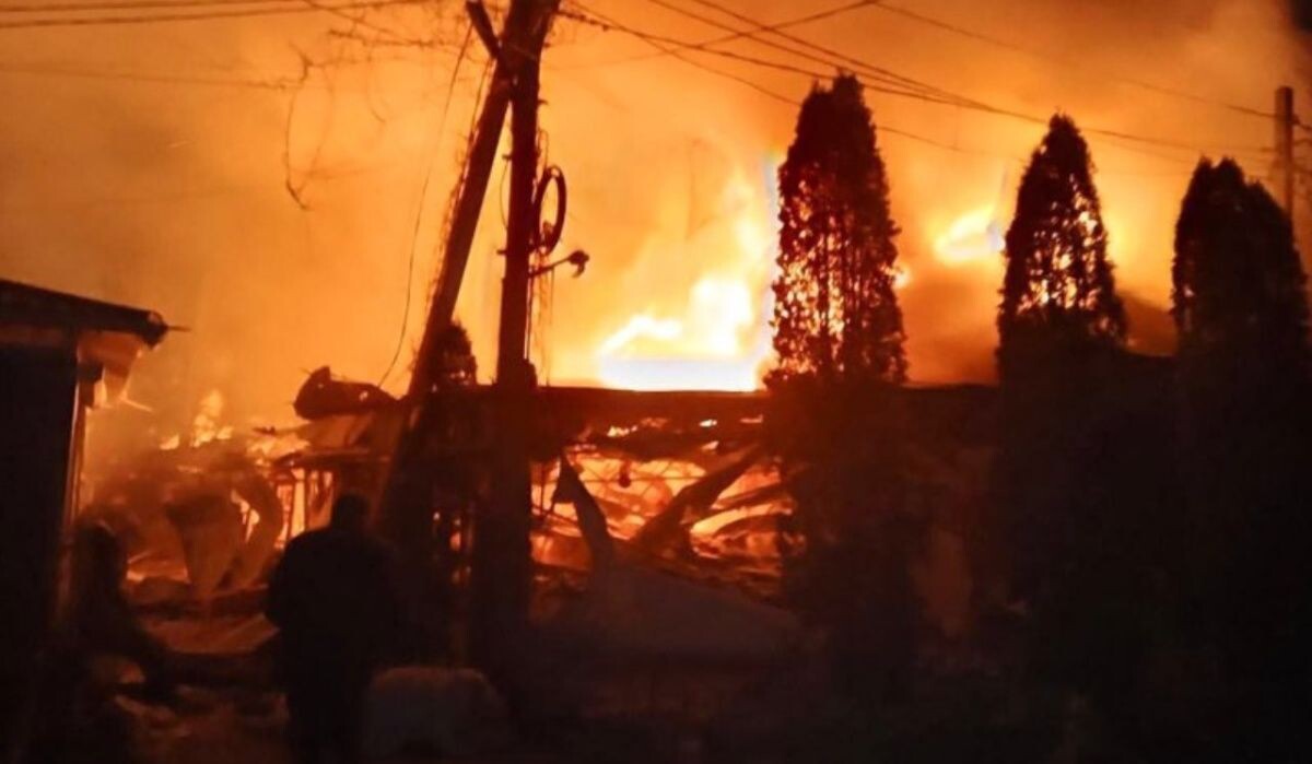     Удар ВСУ по гостинице в Хорлах. Источник: rg.ru Автор фото: Пресс-служба губернатора Херсонской области