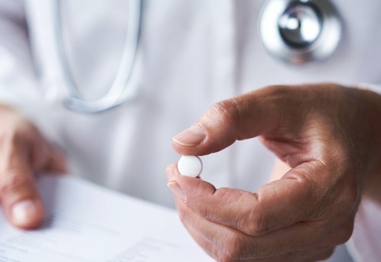 Омепразол: лечит или маскирует? Что важно знать о долгом приёме