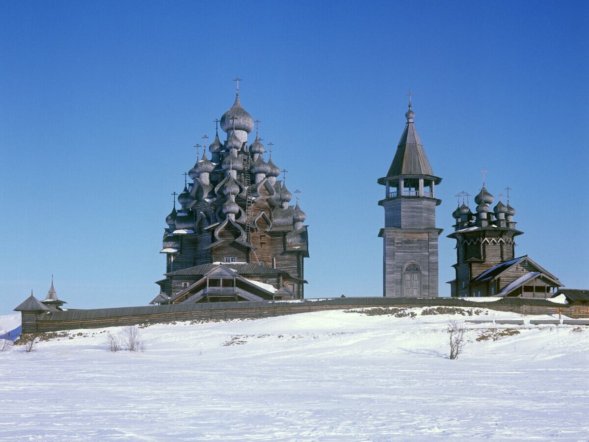    Архитектурный ансамбль острова Кижи | © РИА Новости / А. Гозак