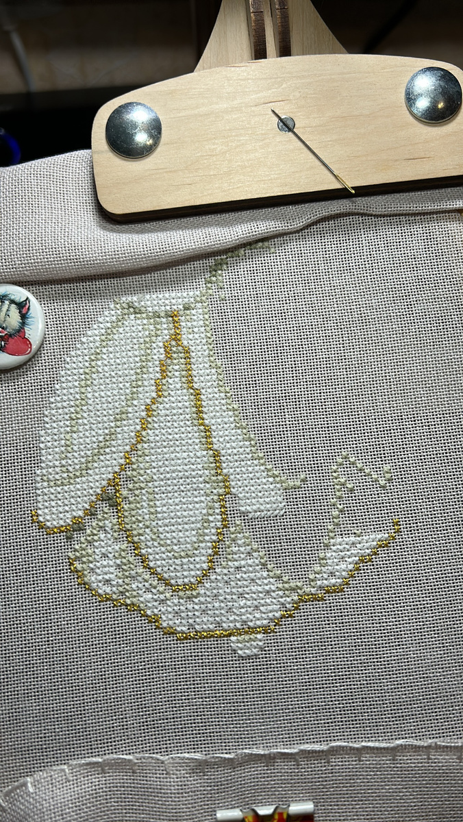 35%: 1564 крестика вышила за 5 дней