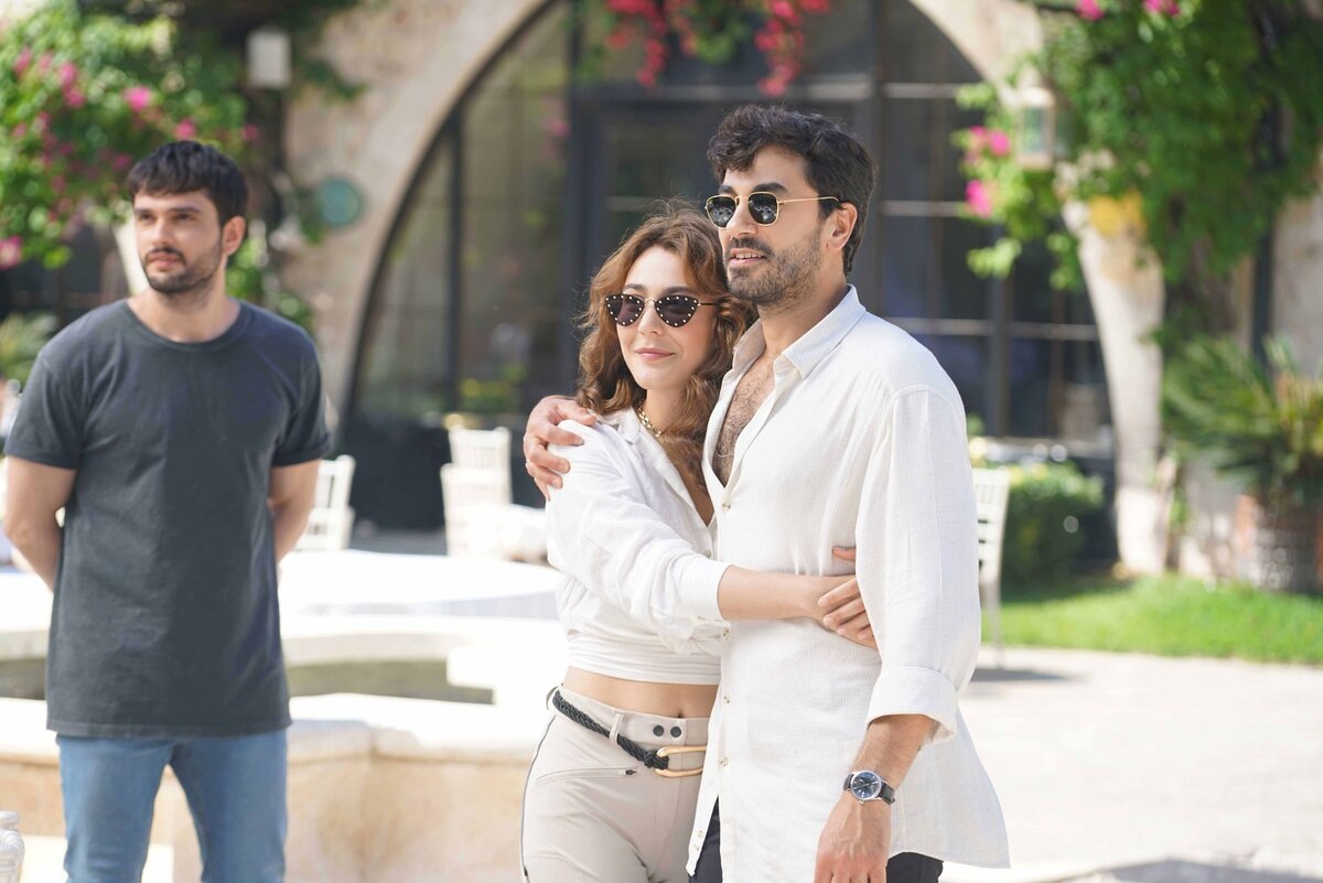 кадр из сериала "Сердечная рана"