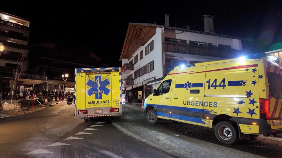     Не менее 100 человек пострадали при пожаре в баре в Швейцарии REUTERS/Valais Canton Police