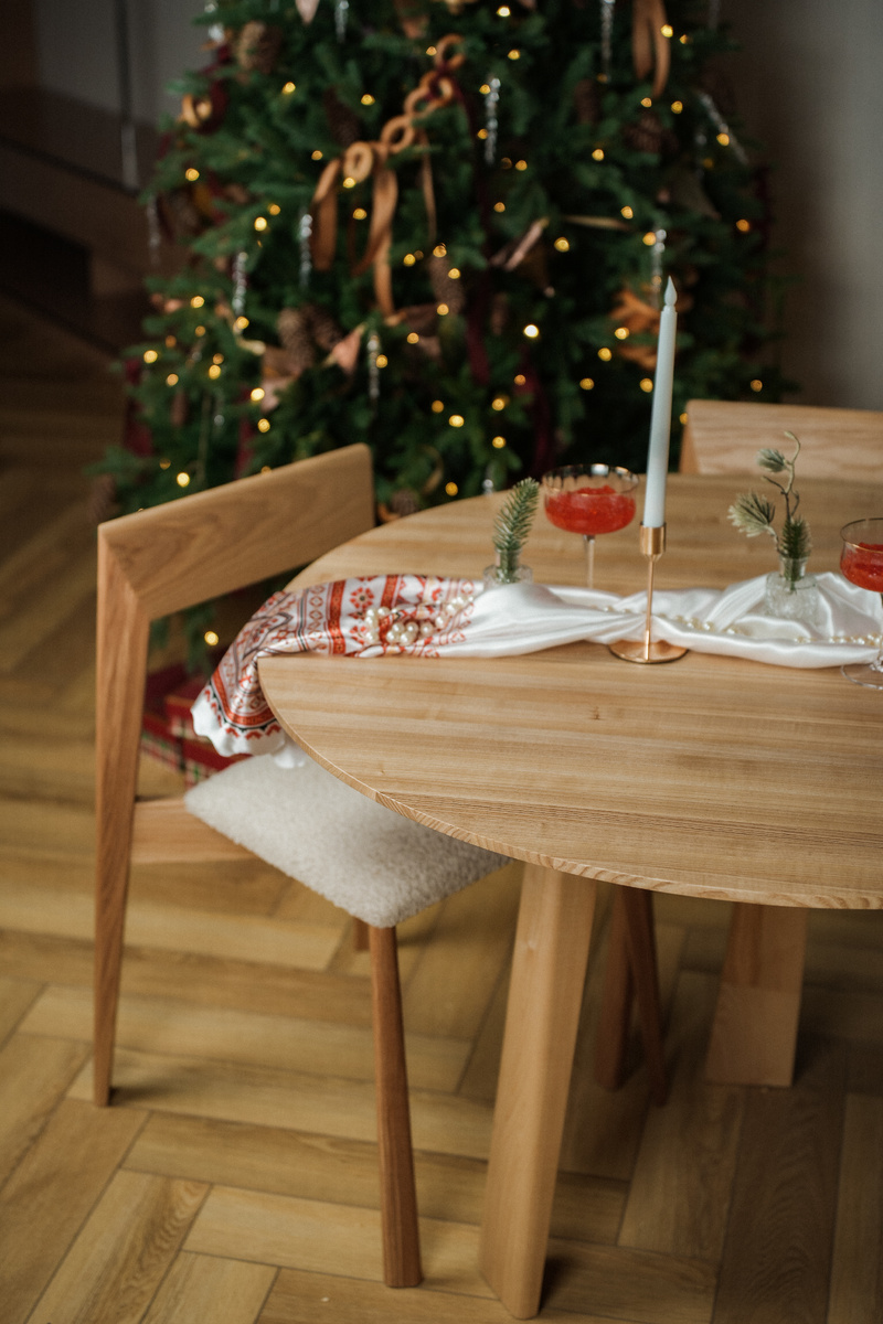 Обеденный стол ТОНГ и стулья ТОНГ из натурального массива ясеня