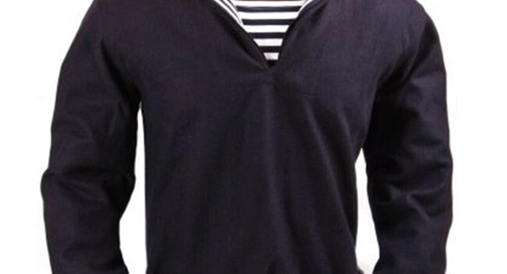 1 января 1882 года на флоте введены синие рубахи нового покроя с тремя полосками на воротниках