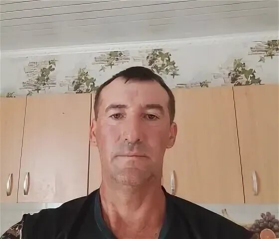 Муж 10 лет прибеднялся и носил штопаные носки. Случайно узнала, что он тайком купил трешку своей маме, пока мы с детьми ютились в «однушке»