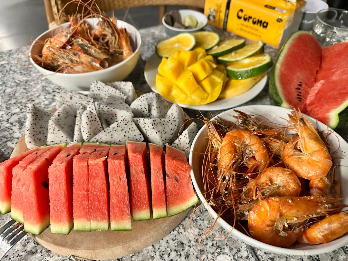 Новогоднее застолье на Фукуоке.