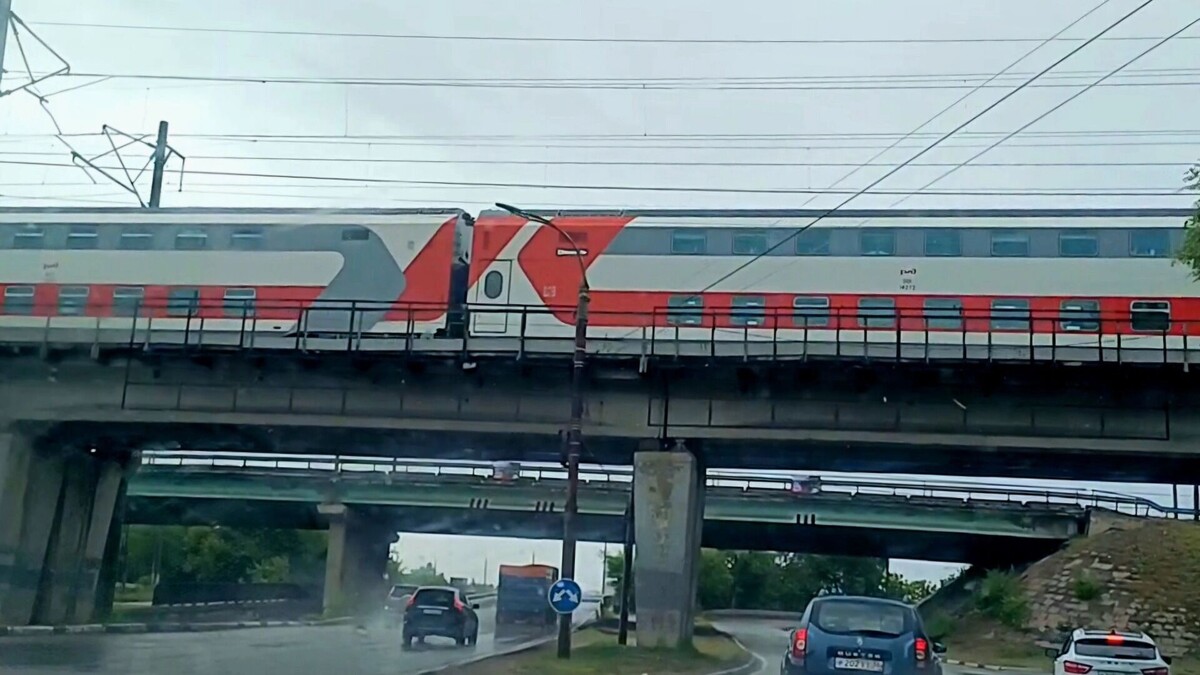    В Краснодарском крае и на Юге России задержки поездов и отмены электричек   kubanpress.ru