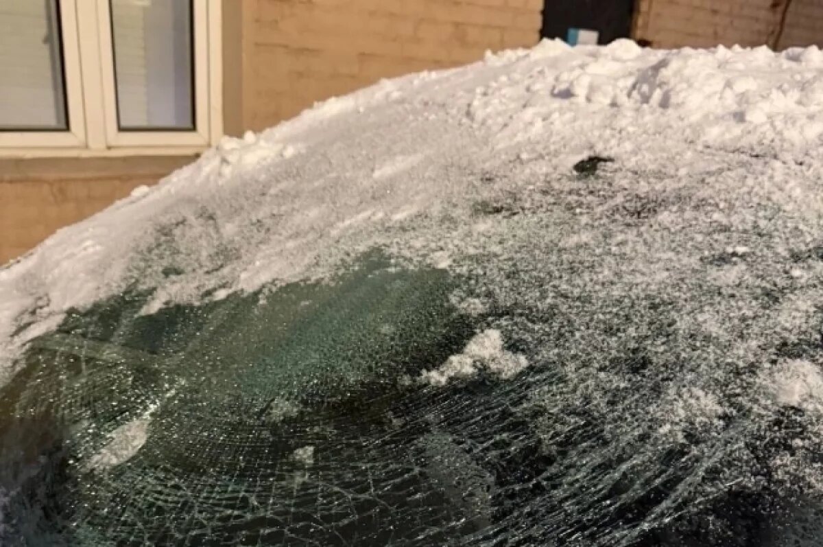    Самарскому баянисту Войтенко коммунальщики разбили стекло машины