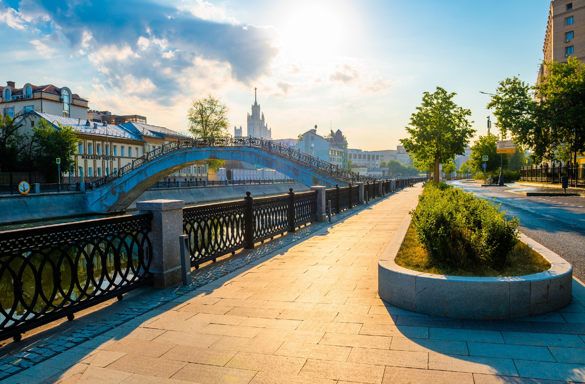 Между ценой, которую мы держим, и ценой рынка почти всегда есть расстояние. Вопрос не в наличии моста. А в том, готовы ли мы по нему идти