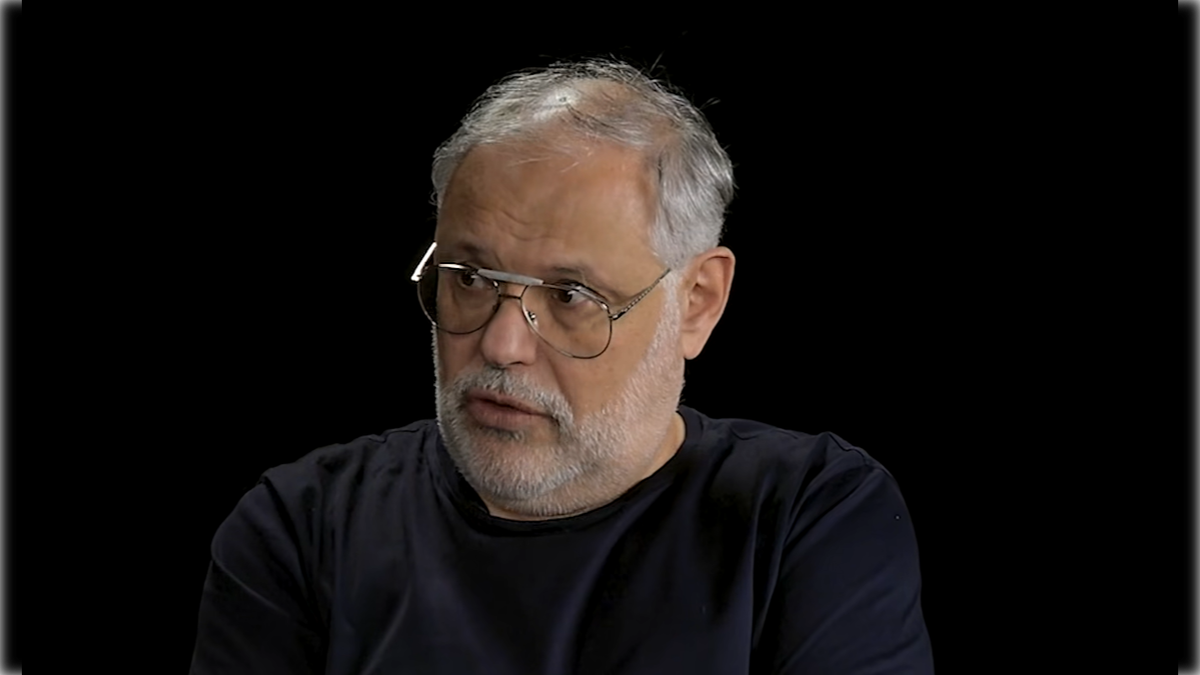 Кадр видео: oper.ru