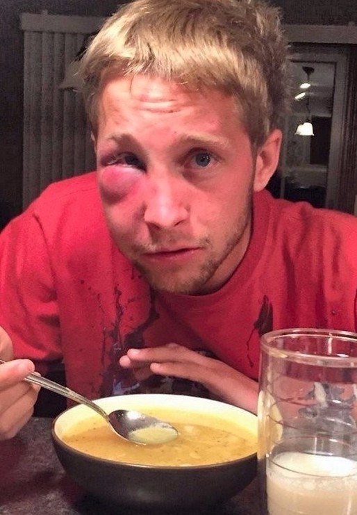 Фото из интернета. Гоша явился с заработков.