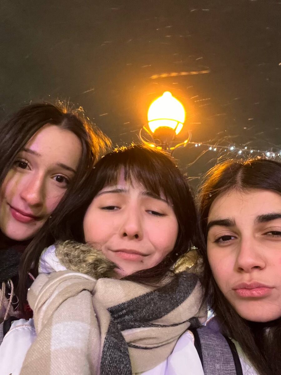 (мы специально кривлялись)