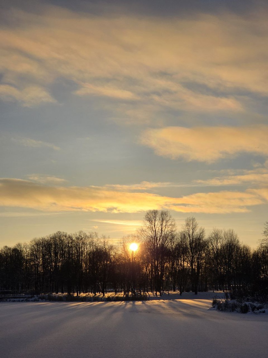 Первый закат, как всегда неповторим и прекрасен! 
