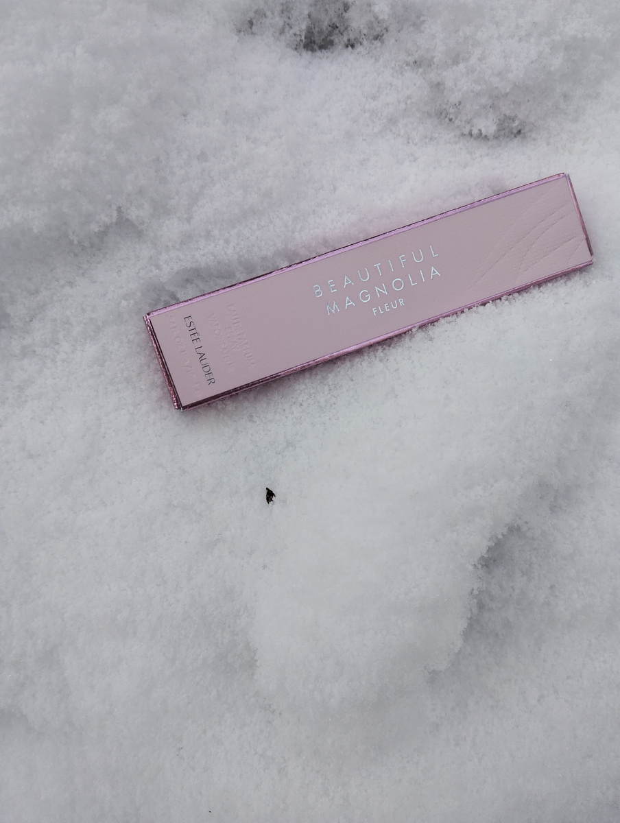 Парфюмерная вода Estée Lauder Beautiful Magnolia Fleur.