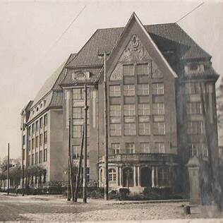 VEF (Рига): завод, который дал СССР «Спидолу» и миру — карманный Minox