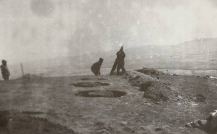 Минометчики советской пограничной ММГ ведут обстрел афганского бандформирования