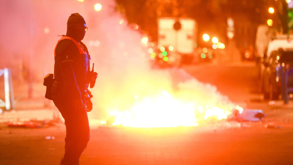     Бандиты в новогоднюю ночь посеяли хаос в Брюсселе OLIVIER HOSLET/EPA/TASS