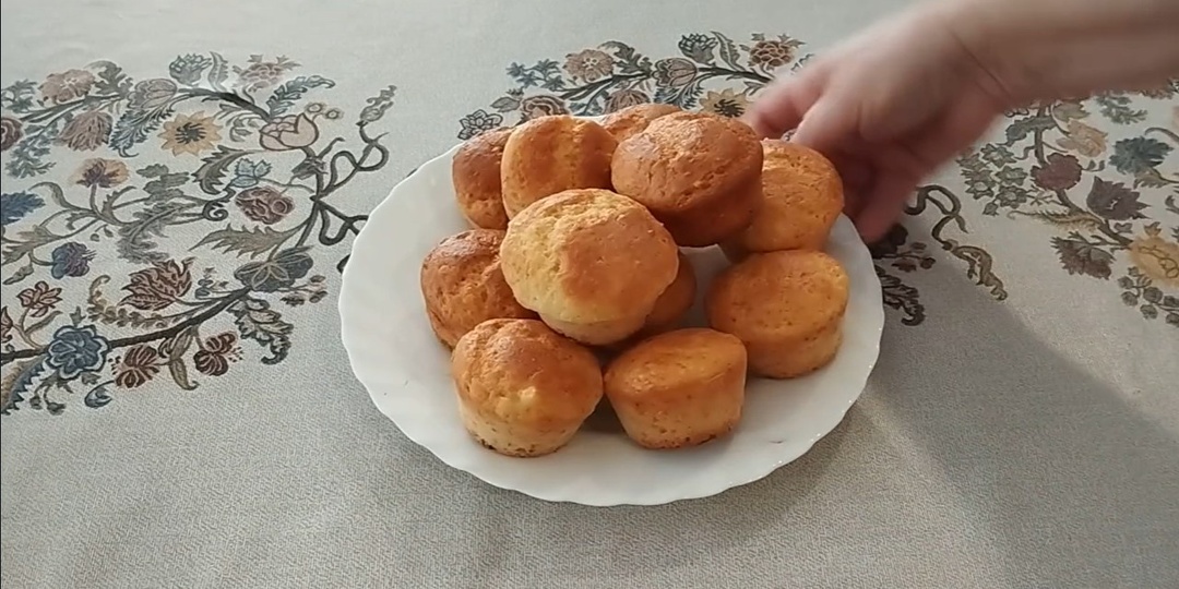 «Кексы готовятся быстро пока греется духовка Немного творога и любви»