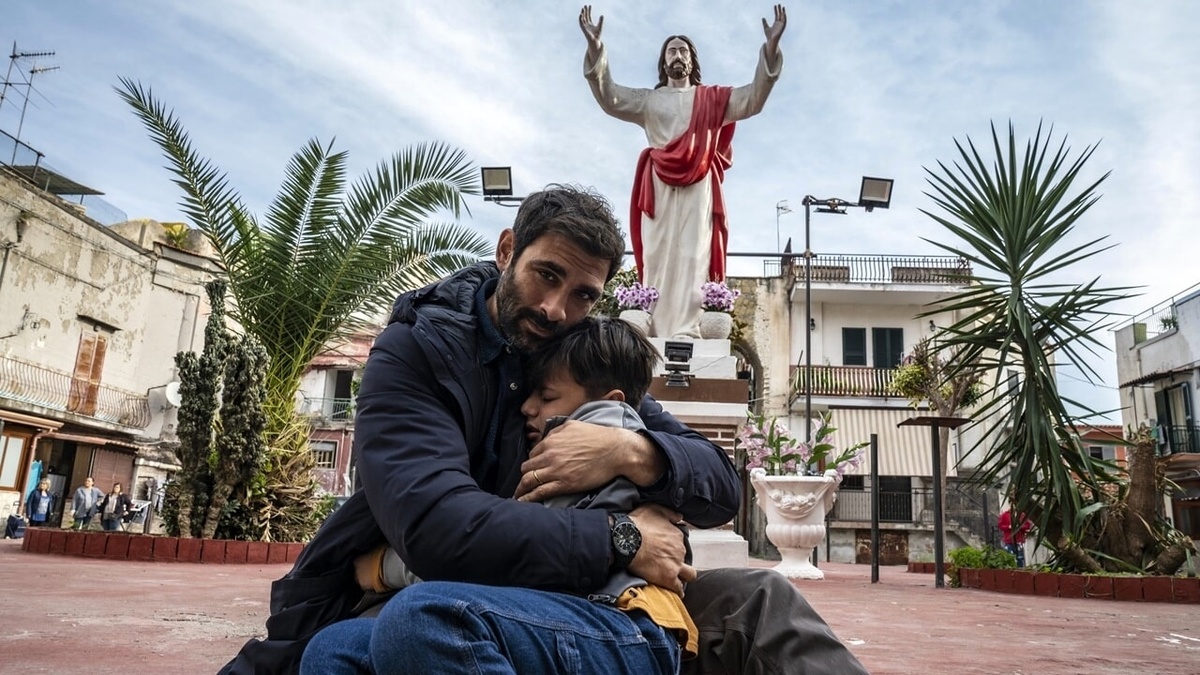 В РОЛЯХ: Франческо Арка, Лаура Адриани, Антонио Мило, Артуро Музелли, Мария Пия Кальцоне
