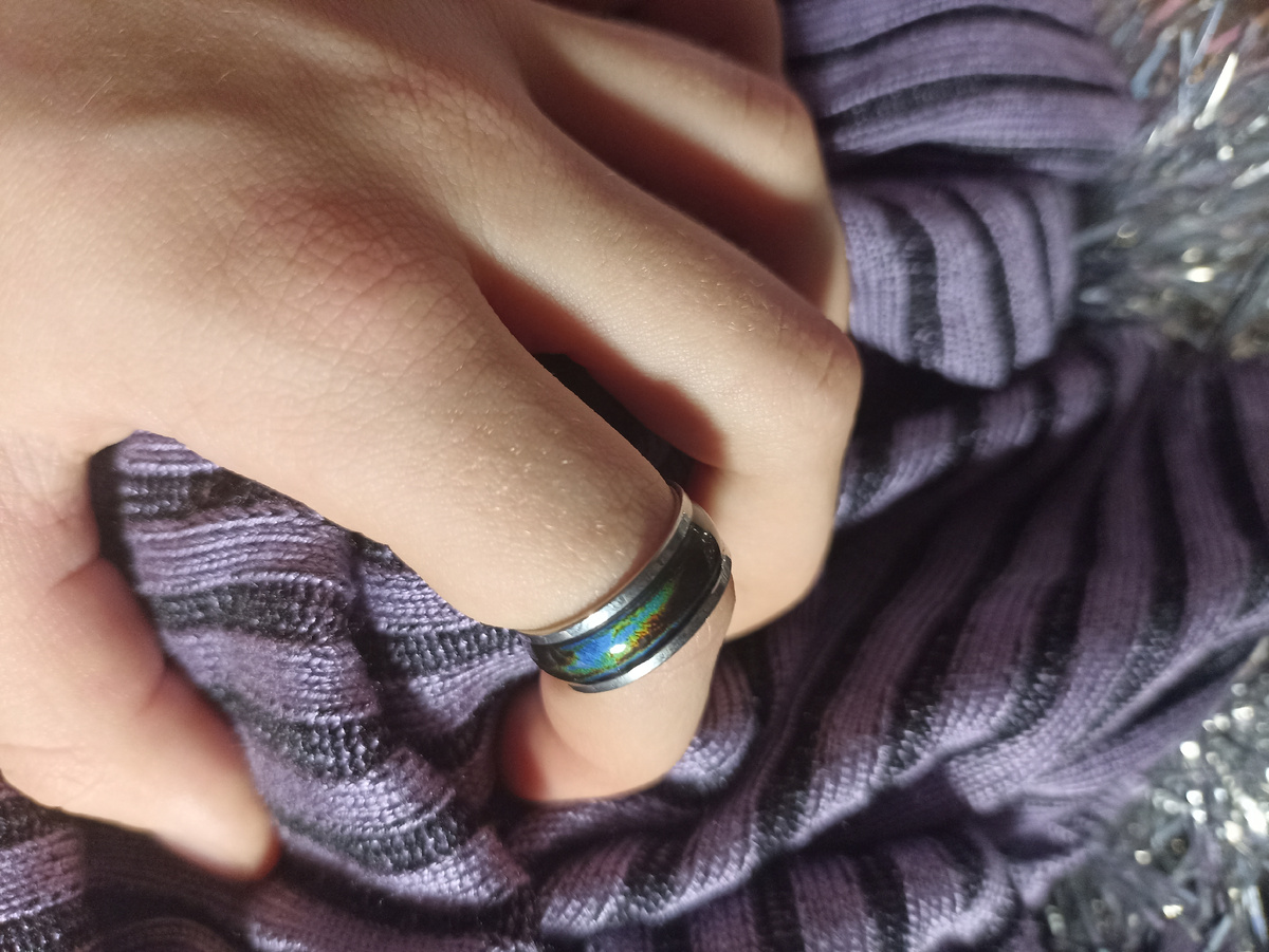 О, а что это за кольцо? :? 