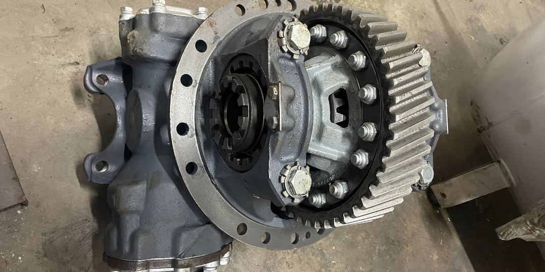 На грузовиках Камаз редуктора задних мостов не выходили из строя. Причем на грузовиках времён СССР не знали проблем с этим агрегатом