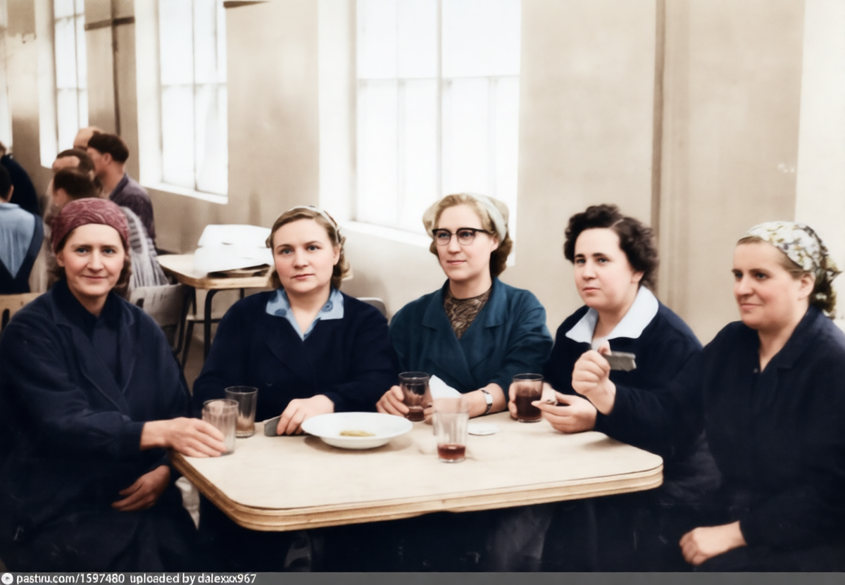 "Черная" суббота на заводе. Источник https://pastvu.com