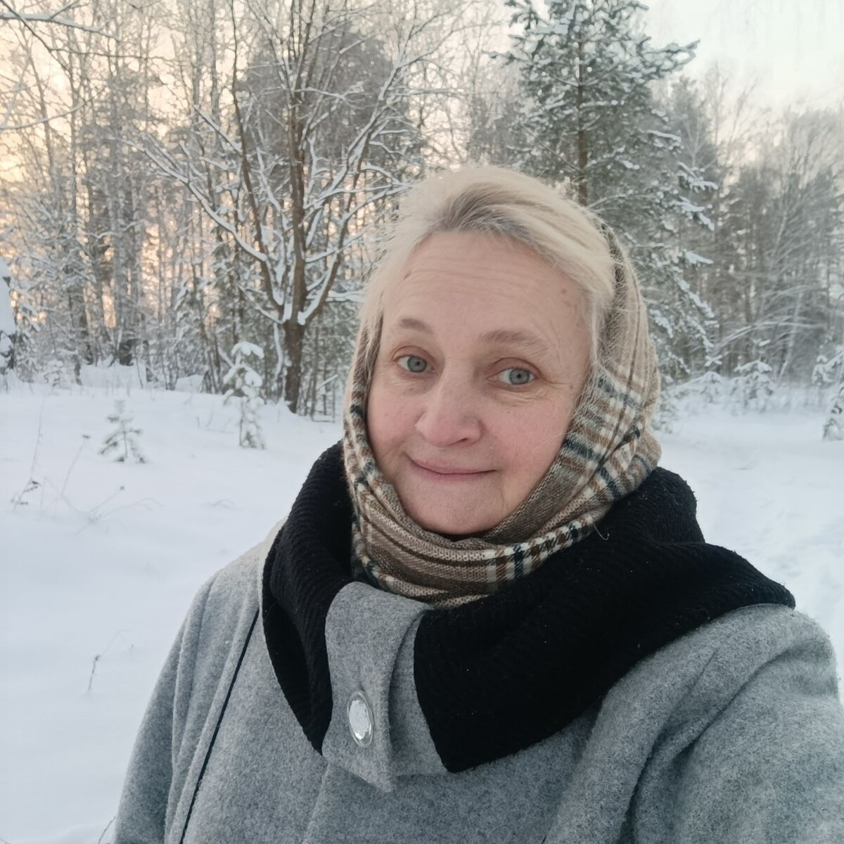 Иду с благодарственного молебна, прохладно с утра, -16