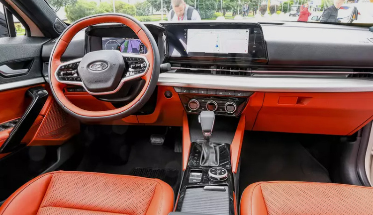 Внешний вид салона LADA AZIMUT