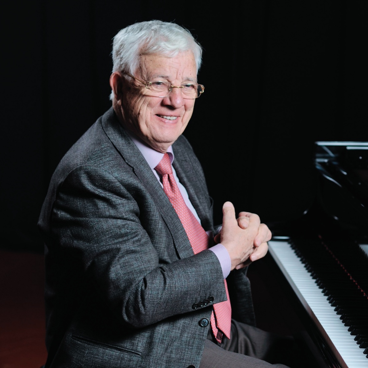 Из открытых источников в интернете. Раймонд Паулс.