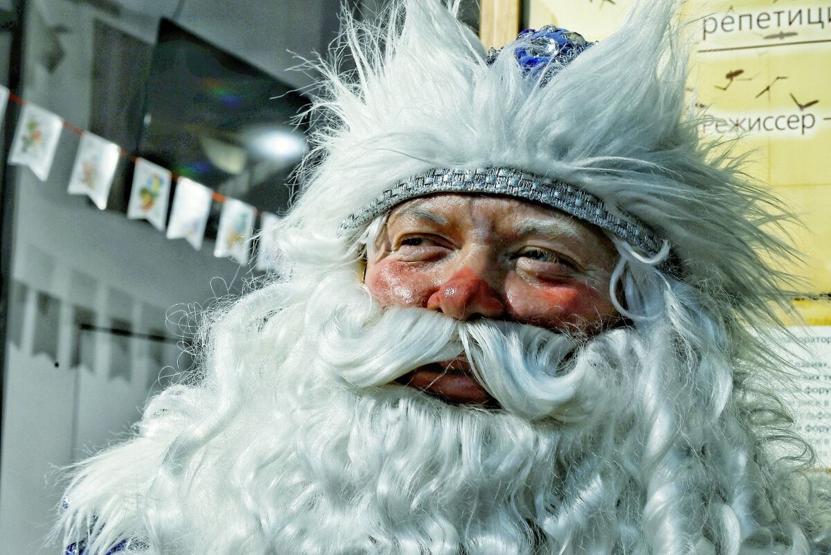 Павел Мохнаткин похож на Деда Мороза с открытки