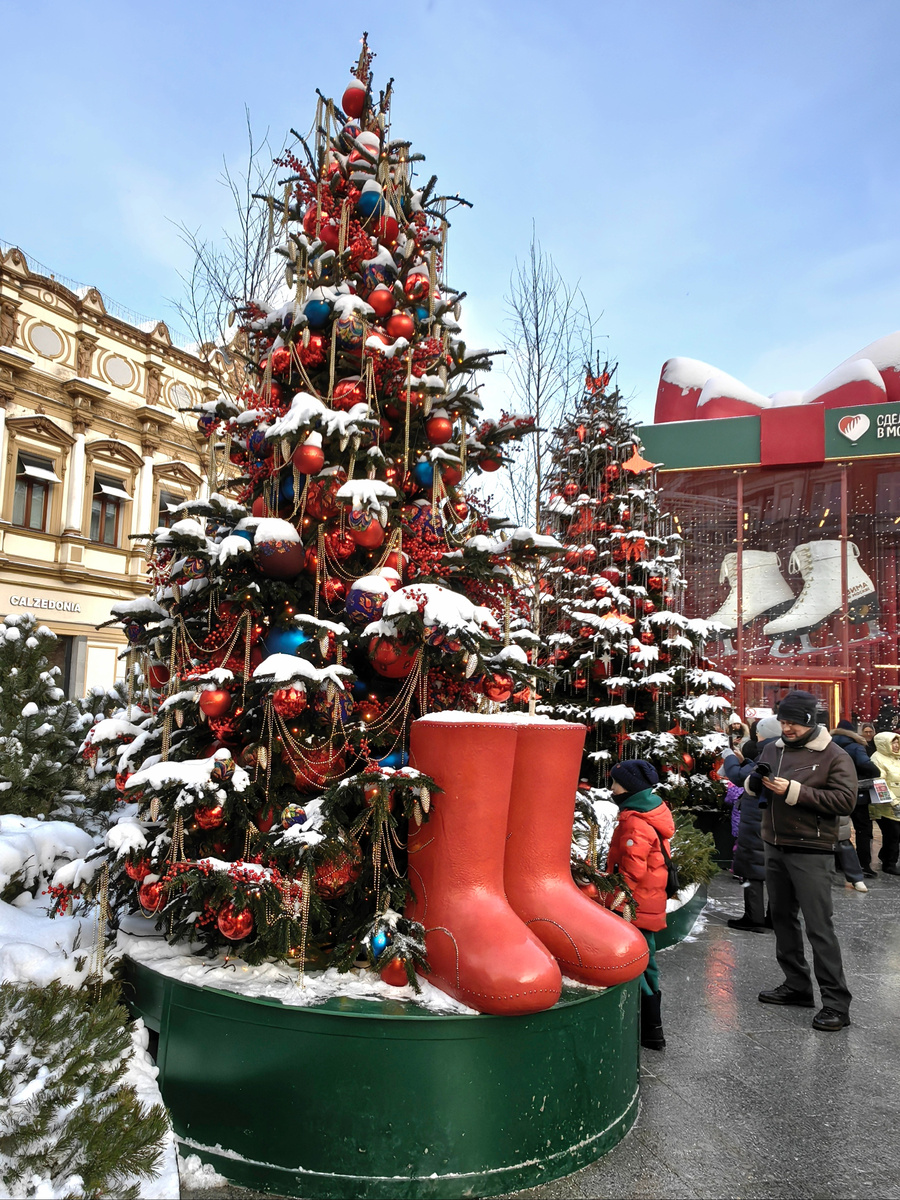 Дизайнерская елка от Дома моды Вячеслава Зайцева