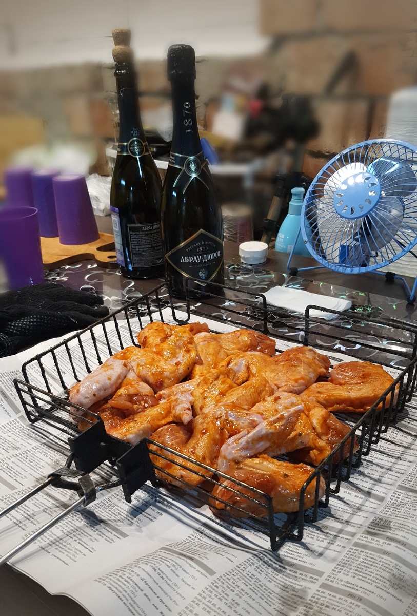 Крылышки в маринаде. Отличное блюдо для любого типа досуга.