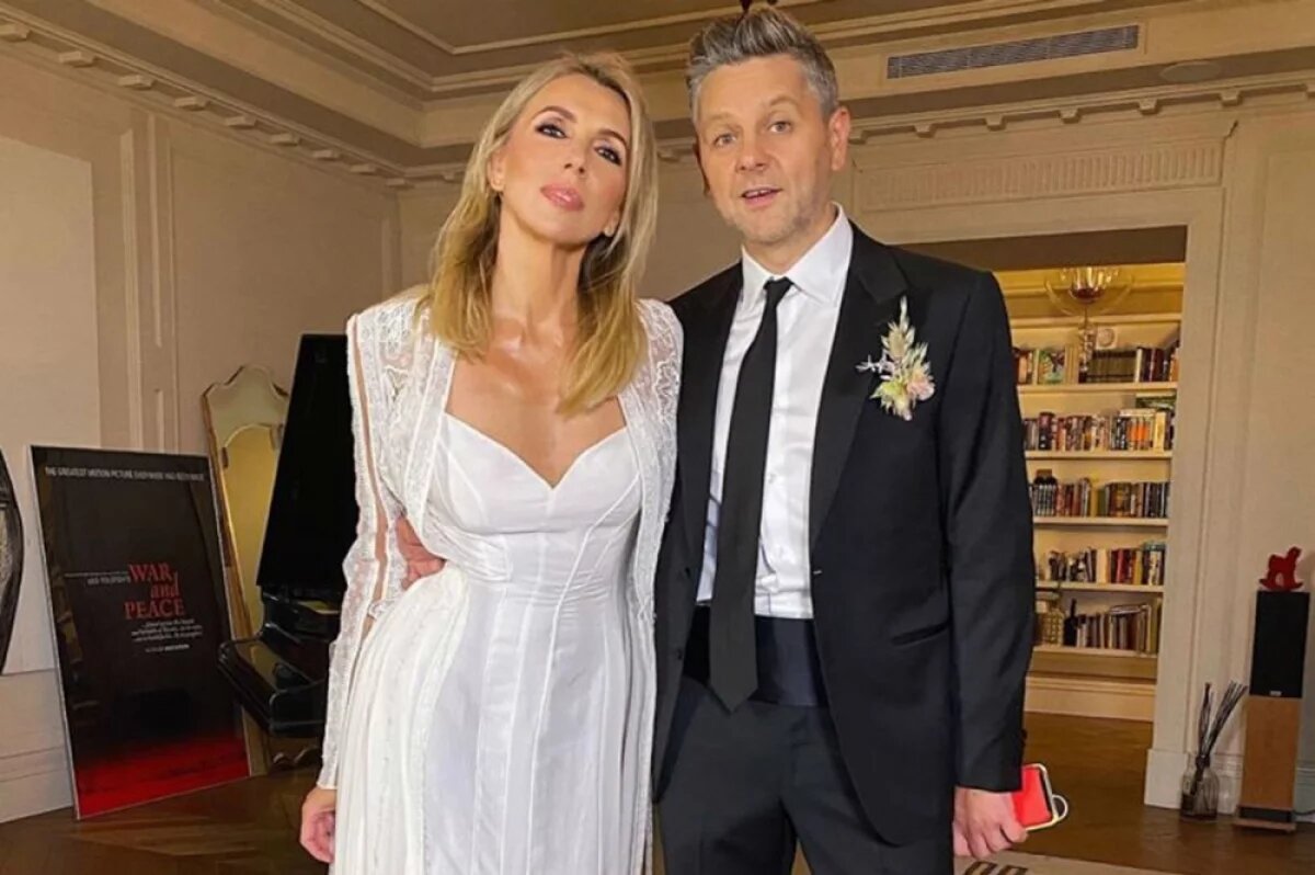    После развода Светлана вышла второй раз замуж за дизайнера Сергея Харченко, но фамилию оставила все ту же — Рудская. При этом в общественном пространстве продолжает фигурировать, как Светлана Бондарчук.